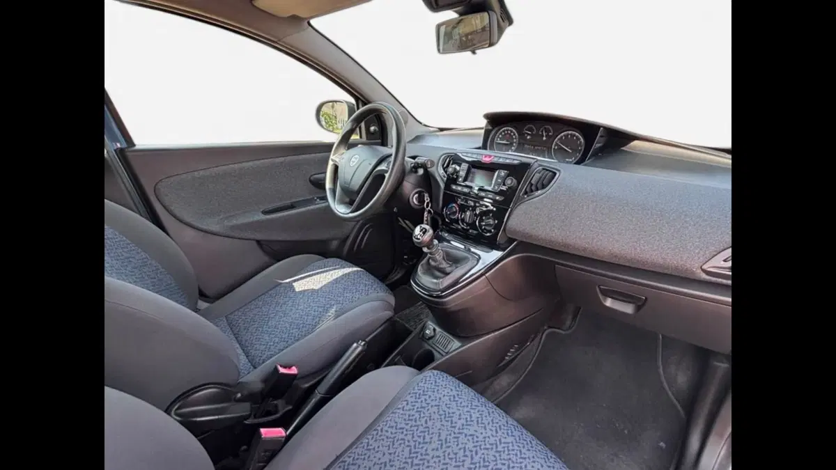 Lancia Ypsilon usata a Palermo (5)
