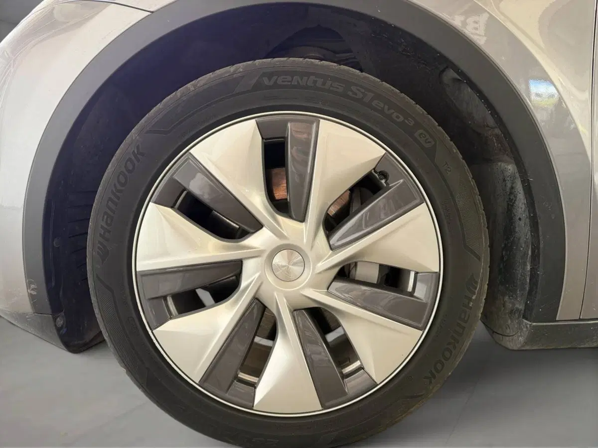 Tesla Model Y usata a Palermo (6)