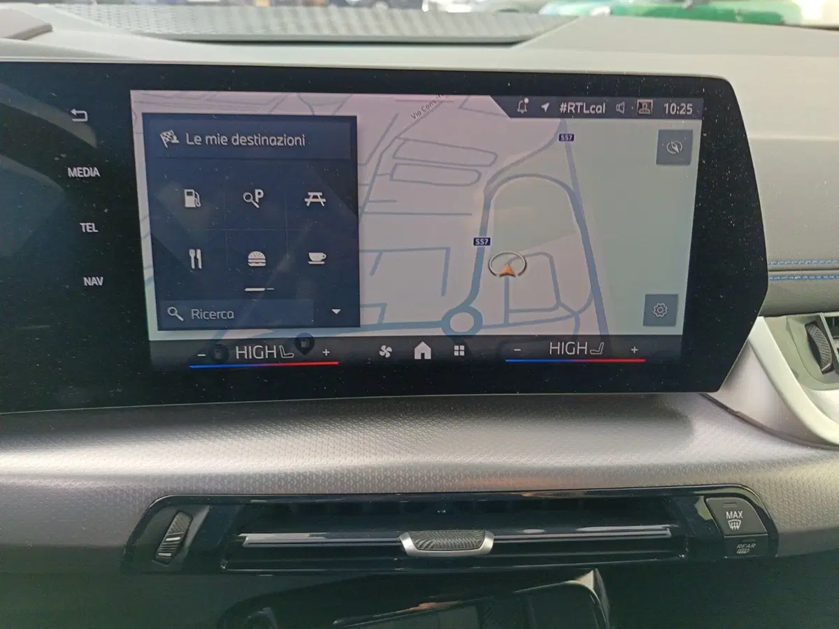 BMW Serie 2 Active Tourer usata a Caserta (11)