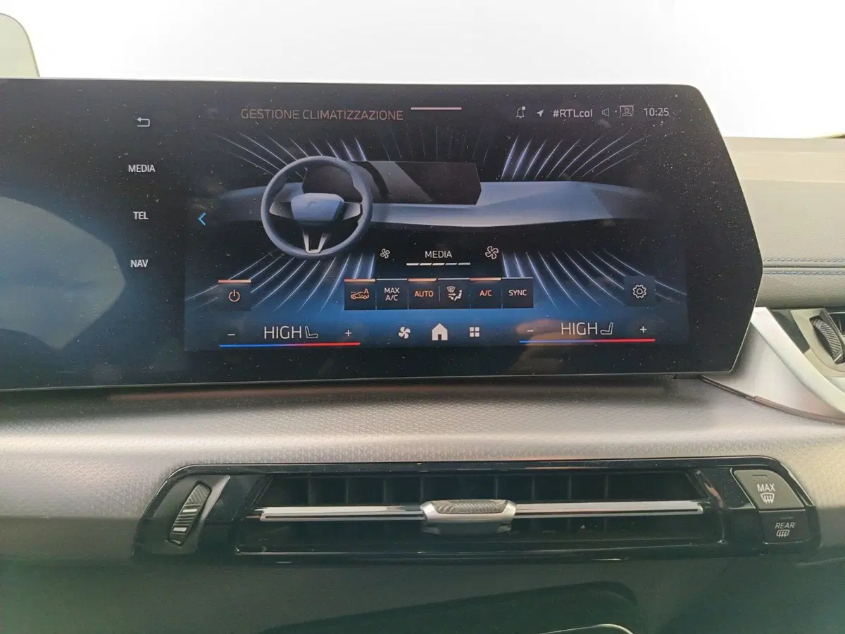 BMW Serie 2 Active Tourer usata a Caserta (12)