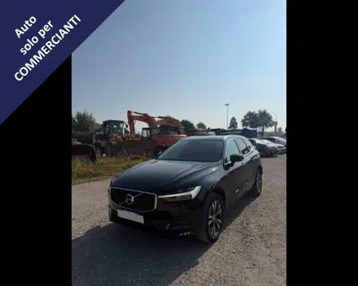Volvo XC60 B4 (d) AWD Geartronic Momentum Pro del 2021 usata a Ravenna