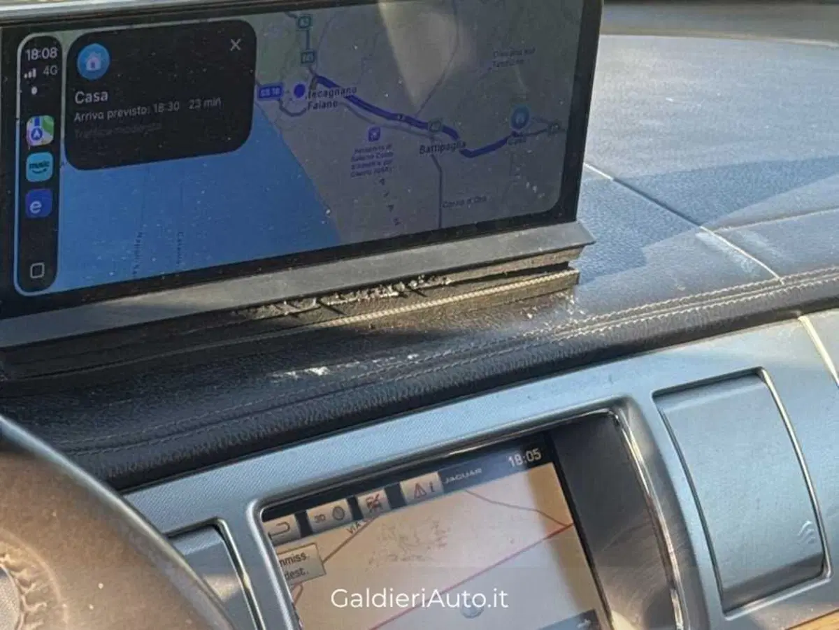 Jaguar XF usata a Salerno (10)