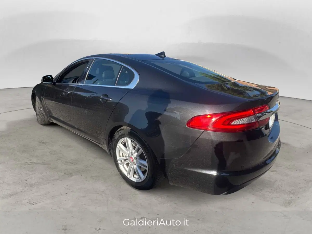 Jaguar XF usata a Salerno (3)