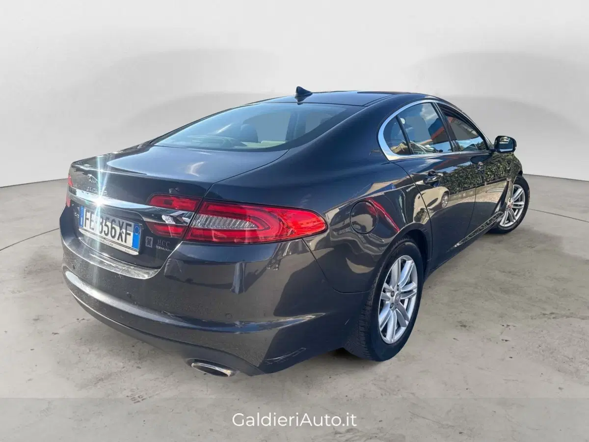 Jaguar XF usata a Salerno (4)