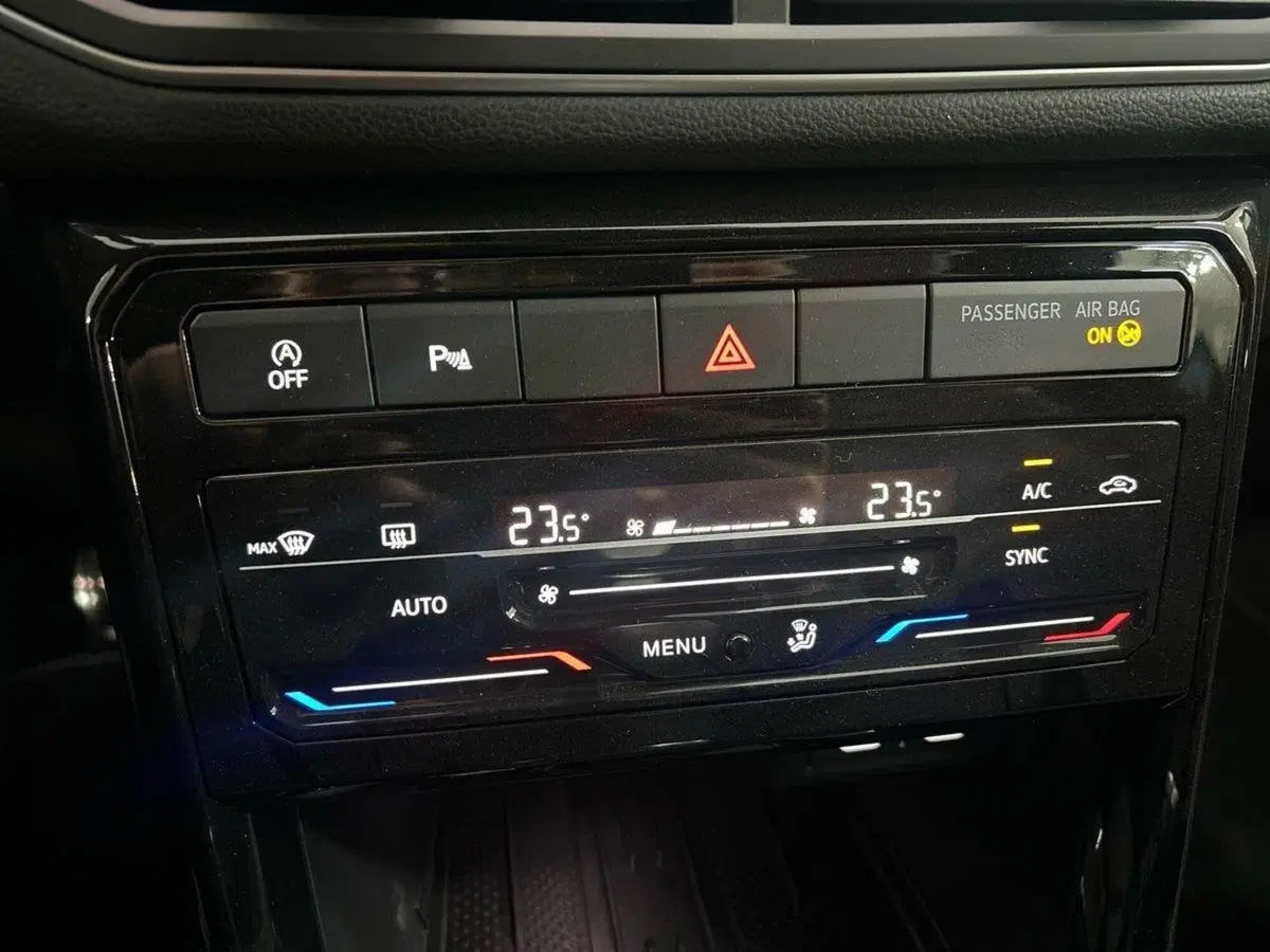 Volkswagen T-Cross nuova a Firenze (15)