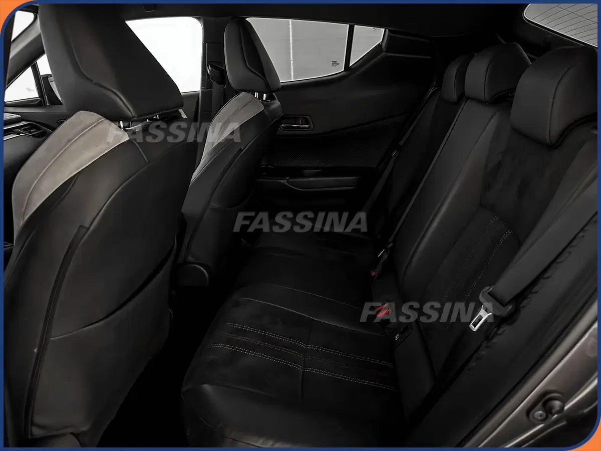 Toyota Toyota C-HR usata a Milano (10)