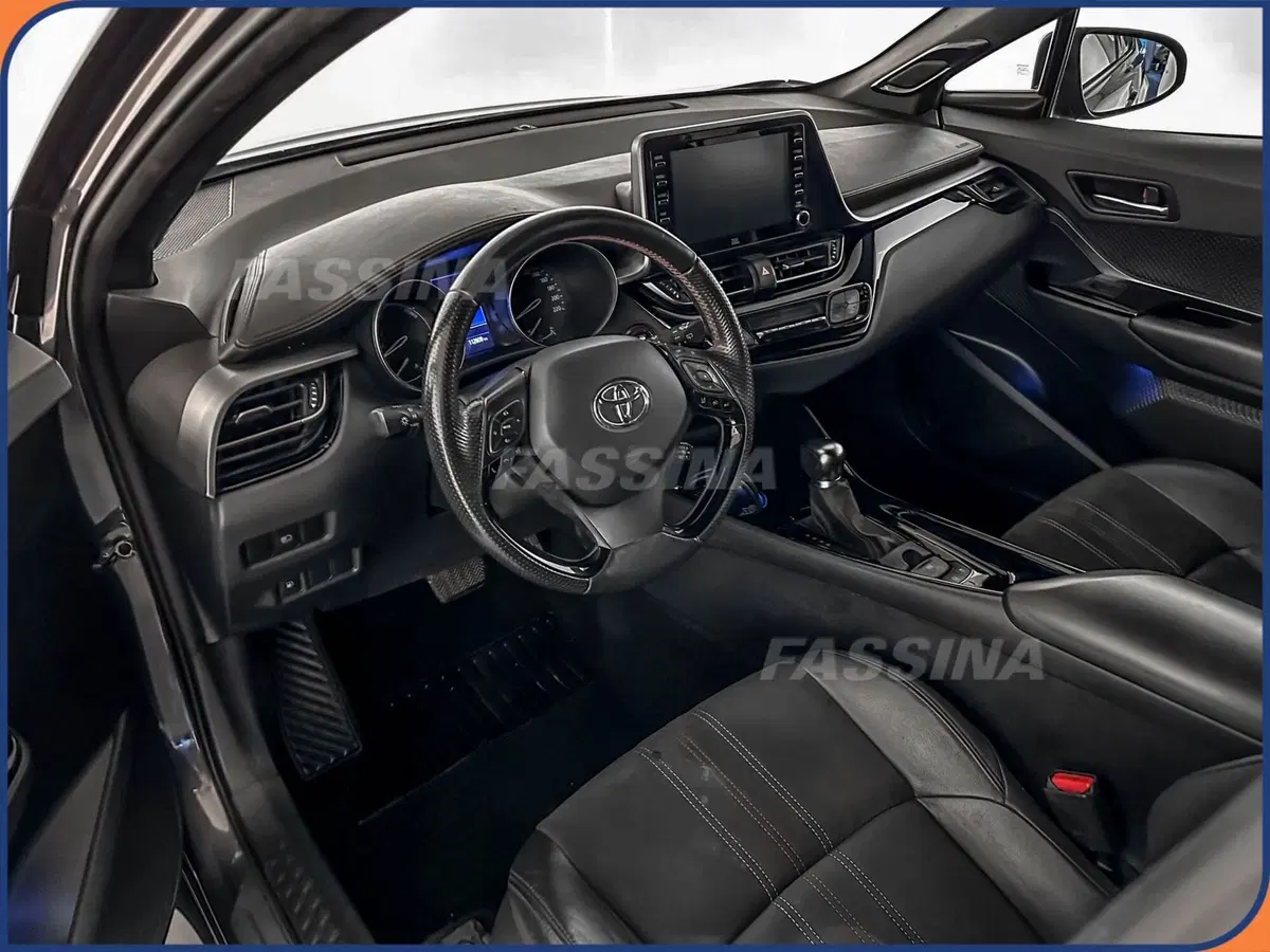 Toyota Toyota C-HR usata a Milano (9)