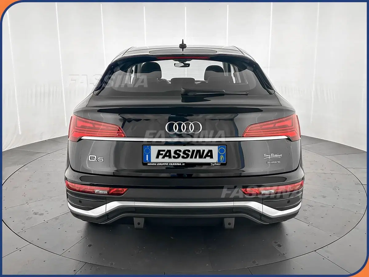 Audi Q4 Sportback usata a Milano (5)