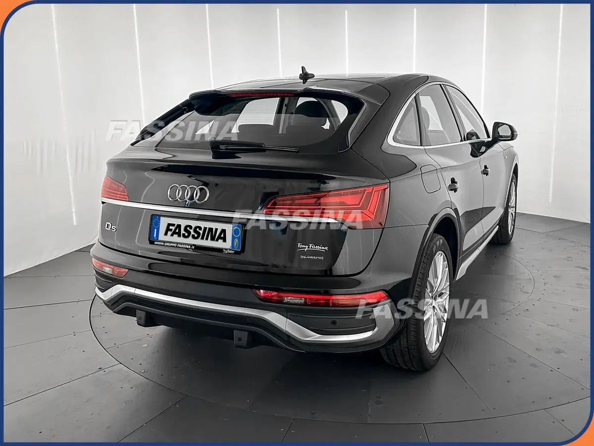 Audi Q4 Sportback usata a Milano (6)
