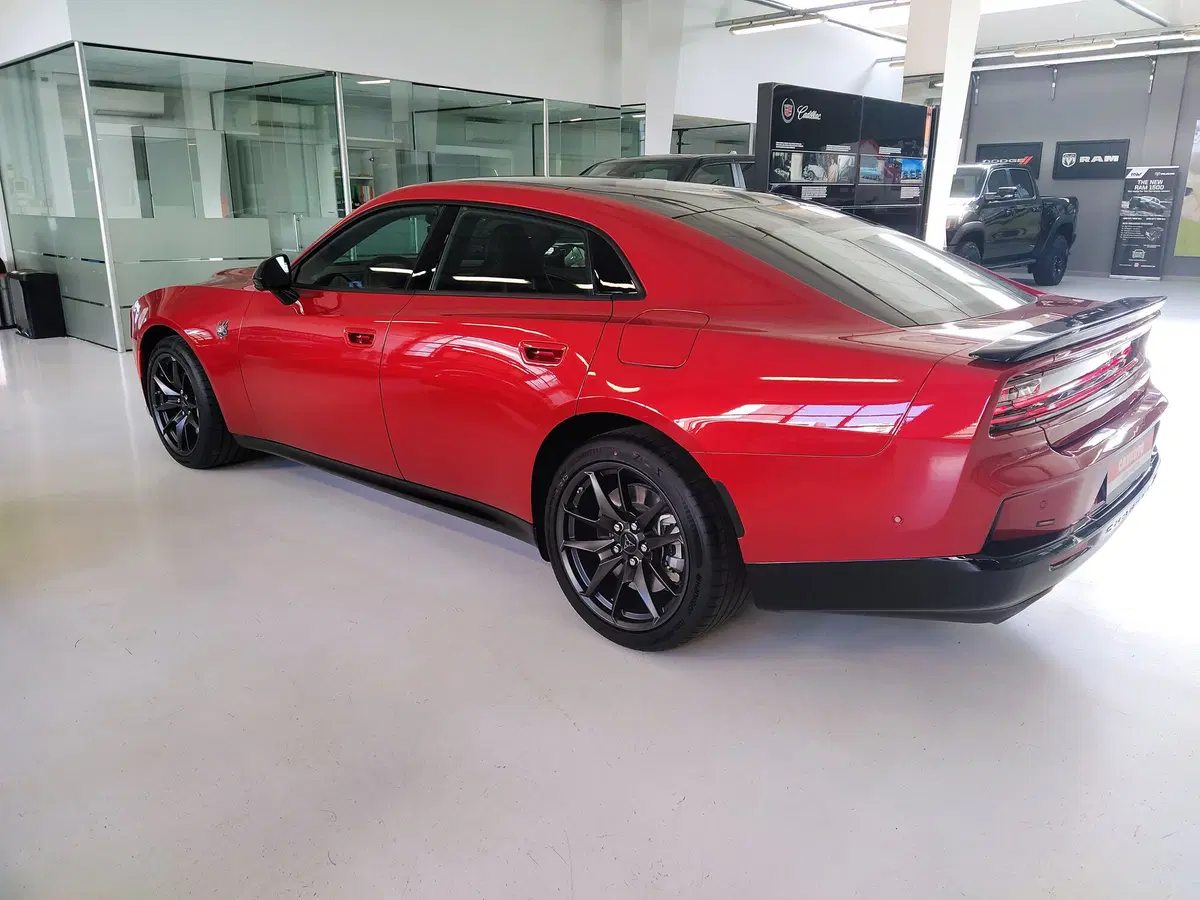 Dodge Charger nuova a Monza e Brianza (4)