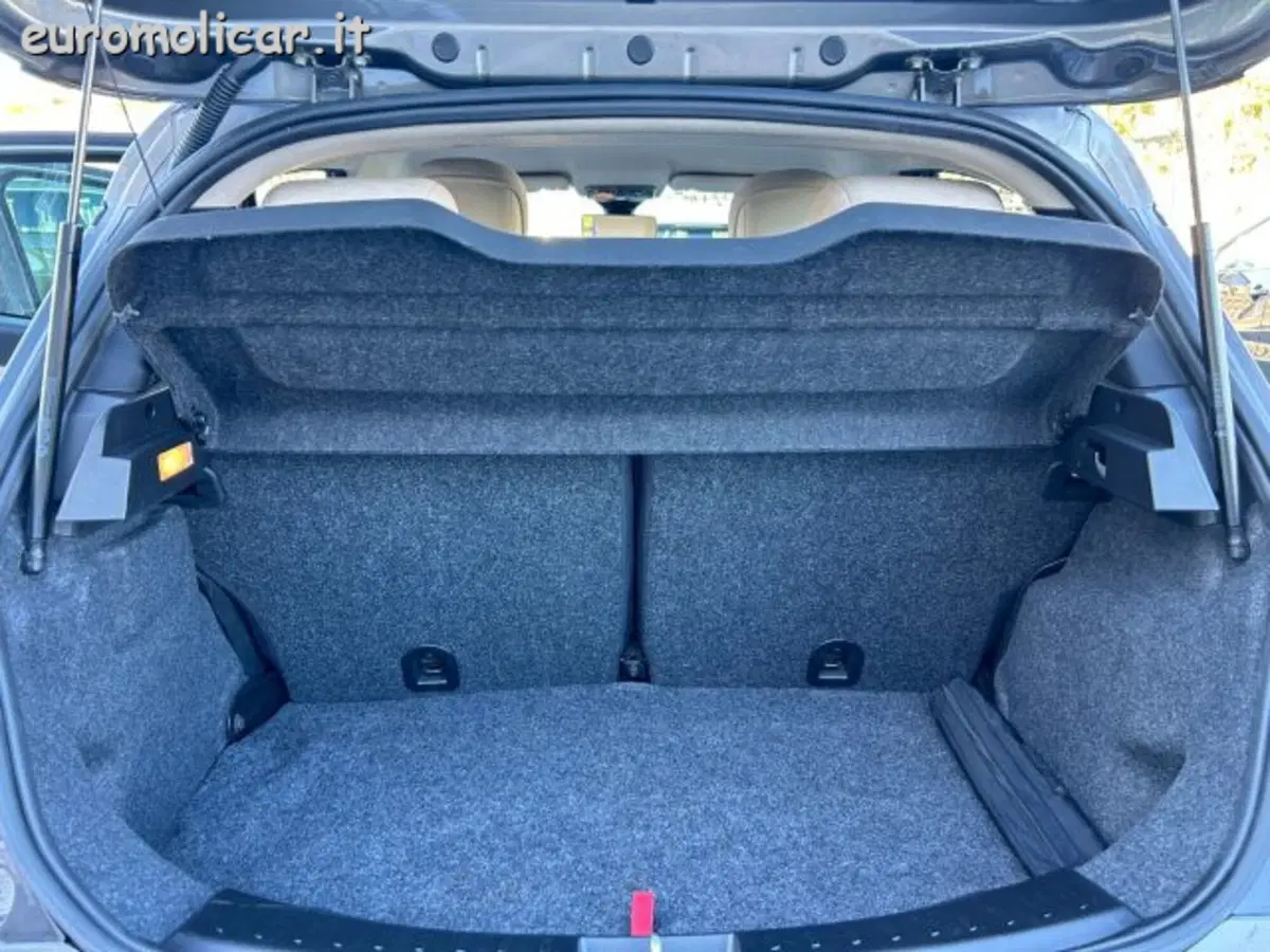 Lancia Ypsilon usata a Campobasso (18)