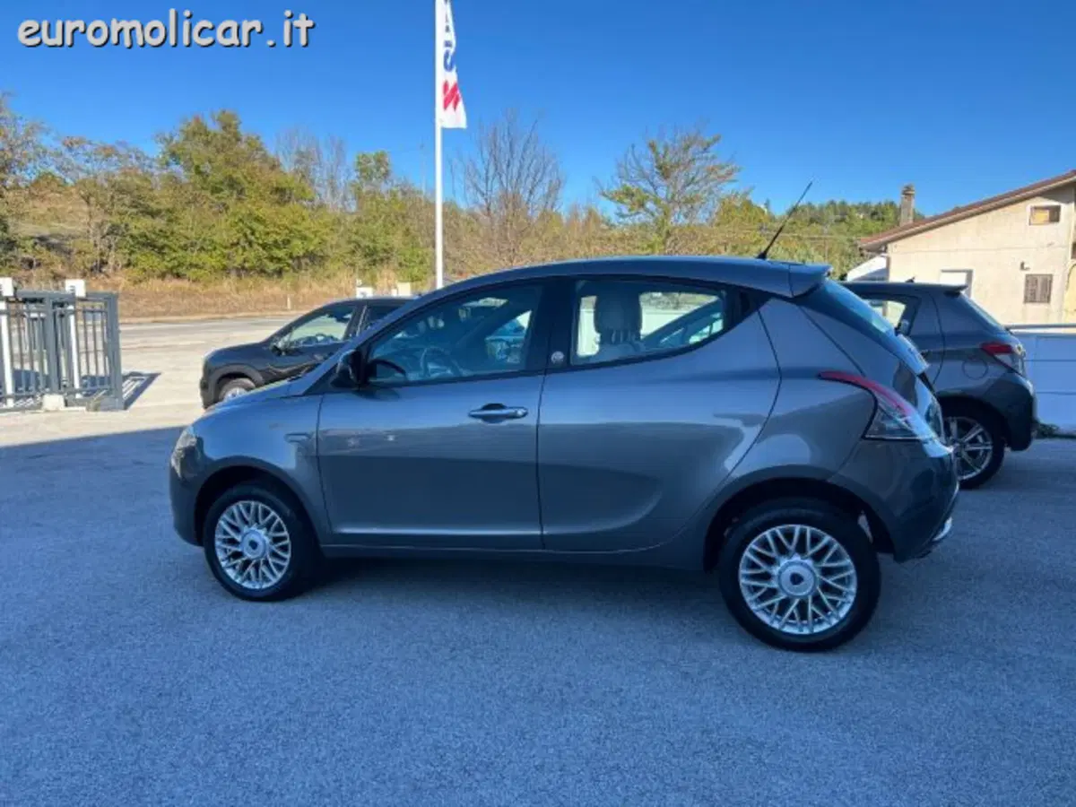 Lancia Ypsilon usata a Campobasso (7)