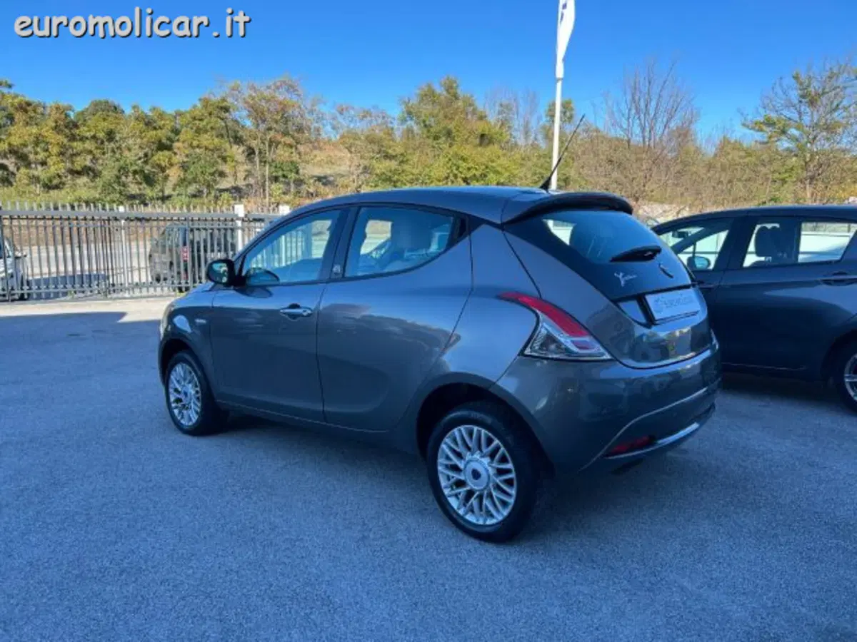 Lancia Ypsilon usata a Campobasso (8)