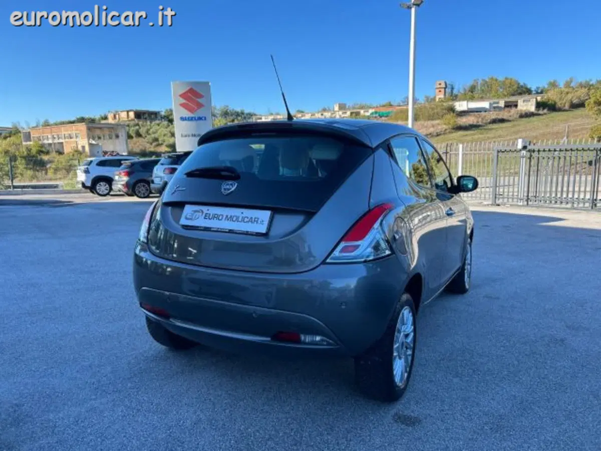 Lancia Ypsilon usata a Campobasso (9)
