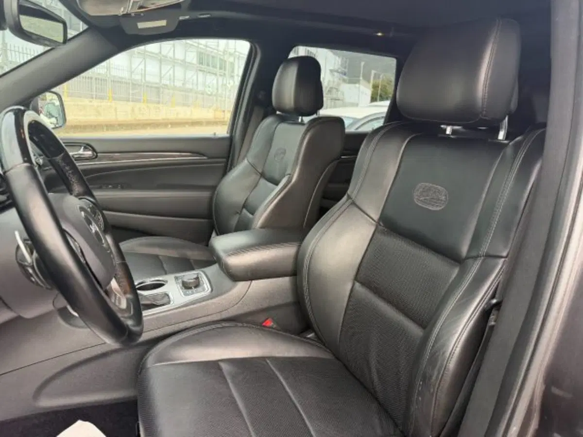 Jeep Grand Cherokee usata a Salerno (3)