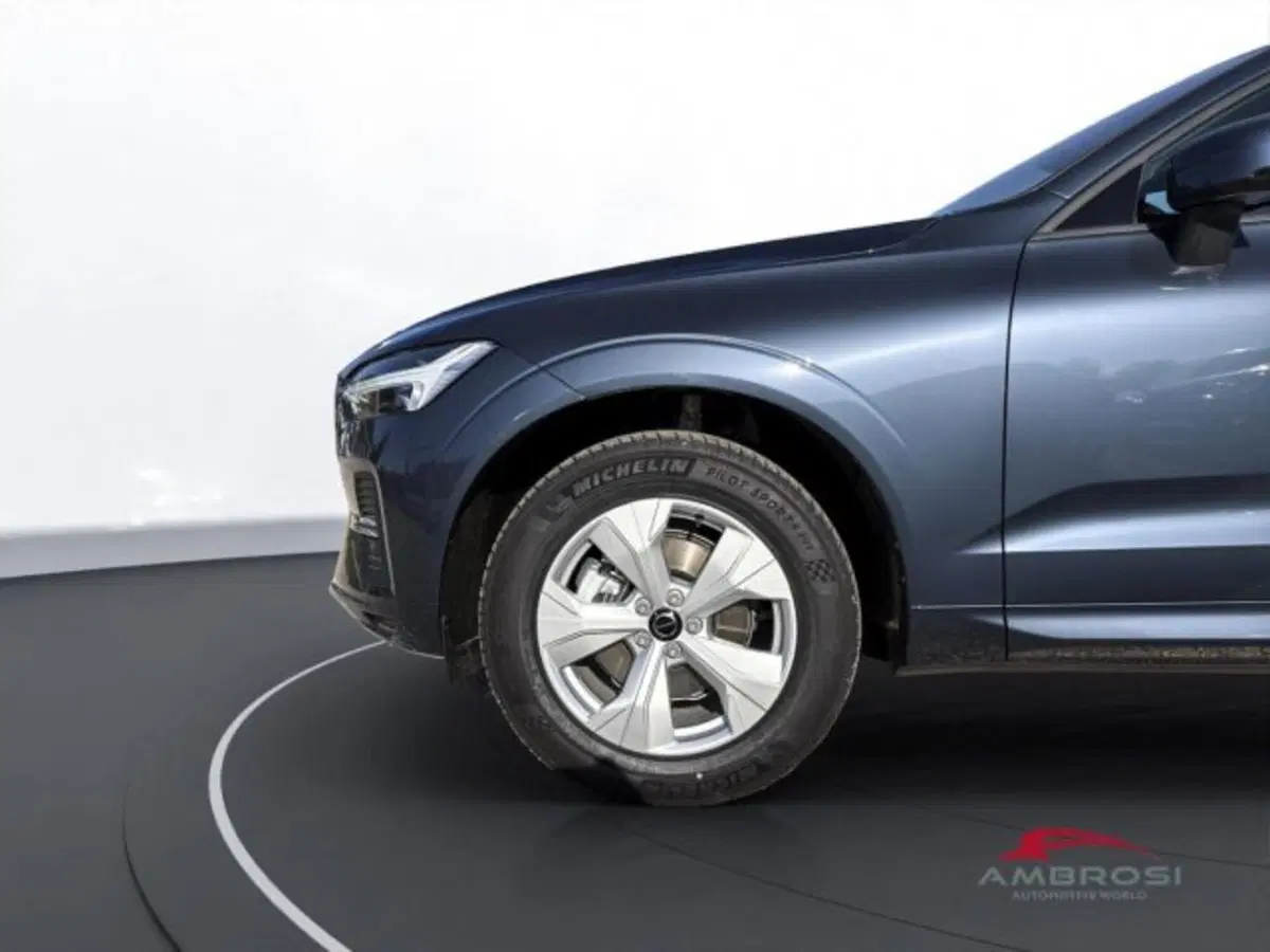 Volvo XC60 nuova a Perugia (11)