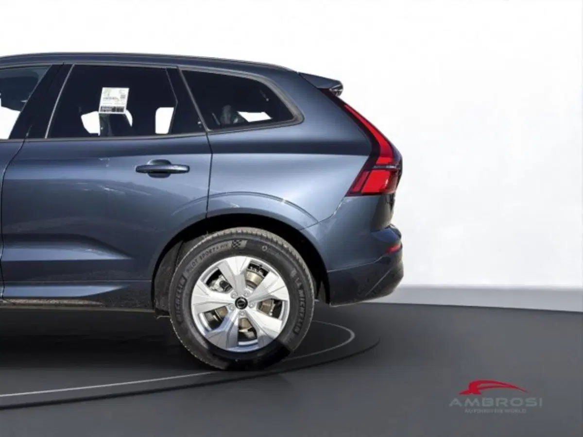 Volvo XC60 nuova a Perugia (12)