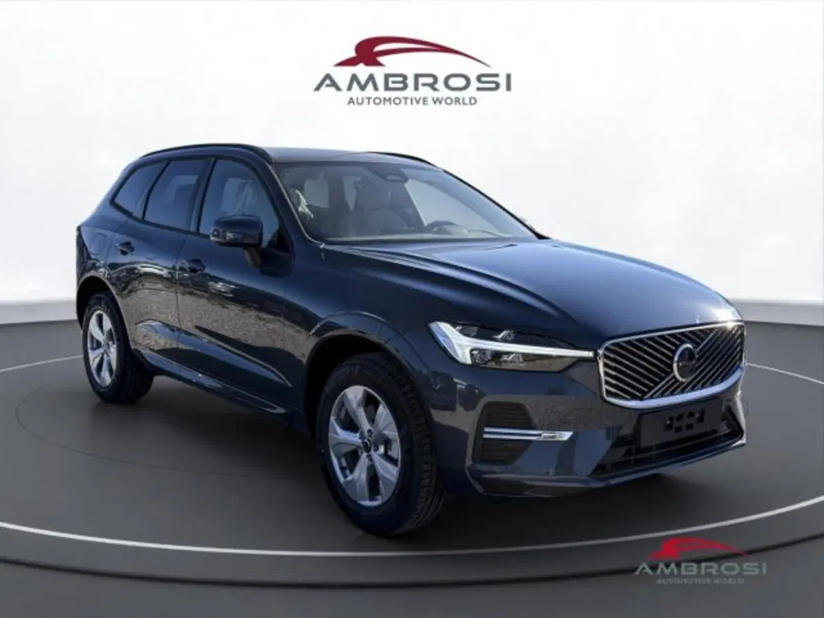 Volvo XC60 nuova a Perugia (2)