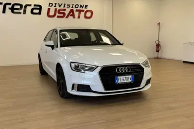 Audi A3 Sportback 2.0 TDI S tronic Design del 2017 usata a Fondi