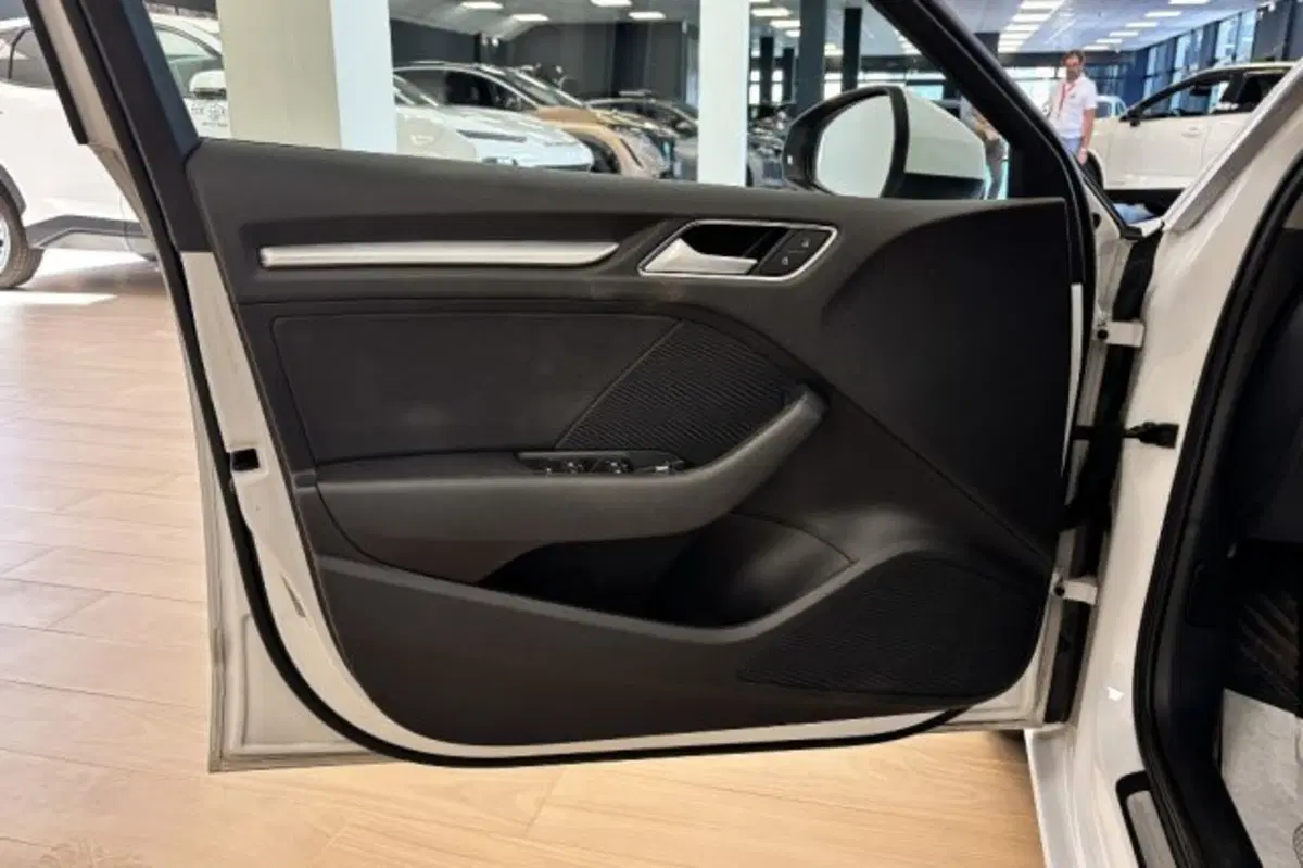 Audi A3 Sportback usata a Latina (12)