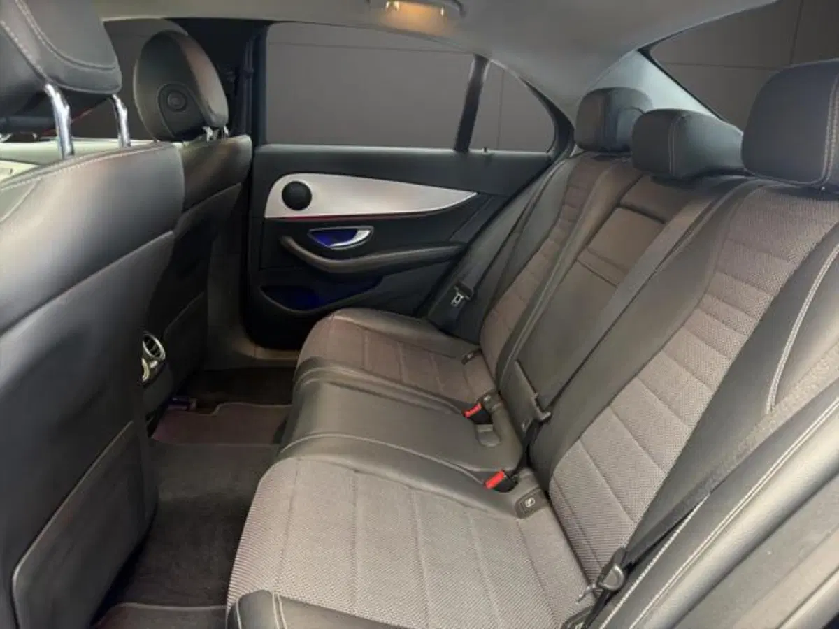 Mercedes-Benz Classe E usata a Milano (12)