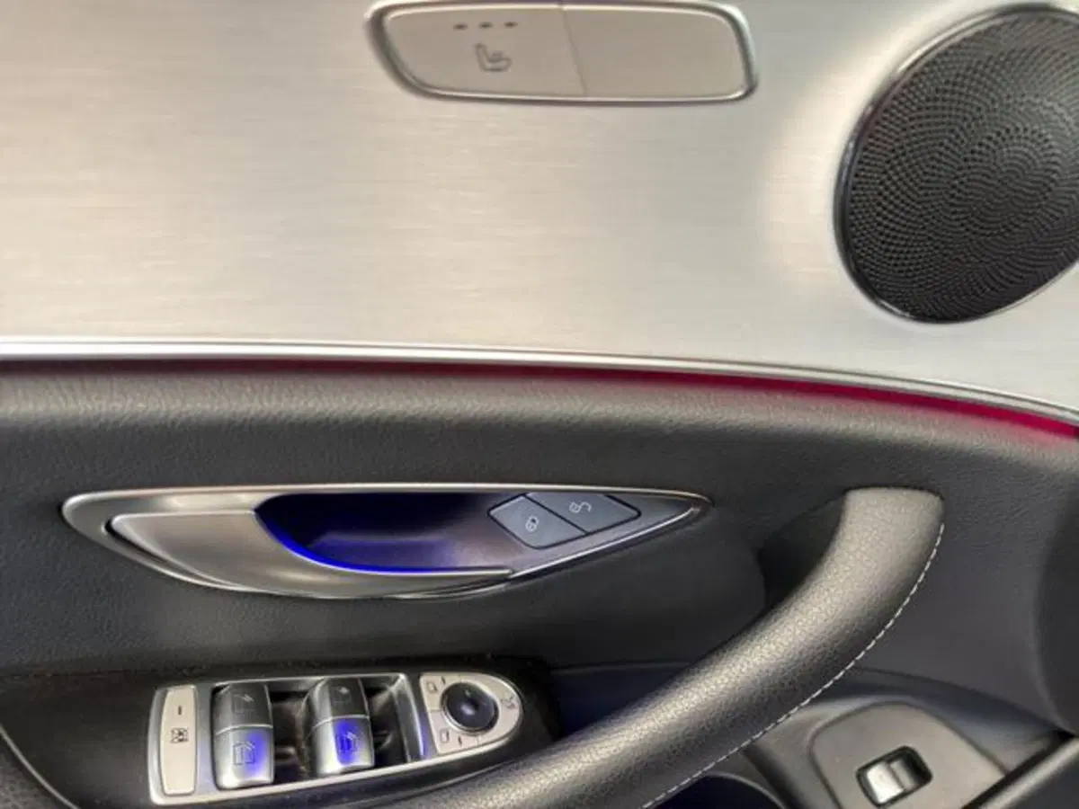 Mercedes-Benz Classe E usata a Milano (14)