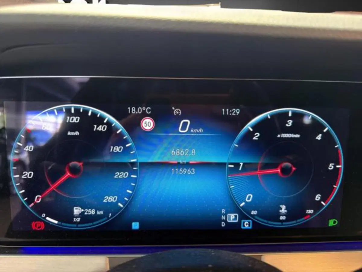 Mercedes-Benz Classe E usata a Milano (7)