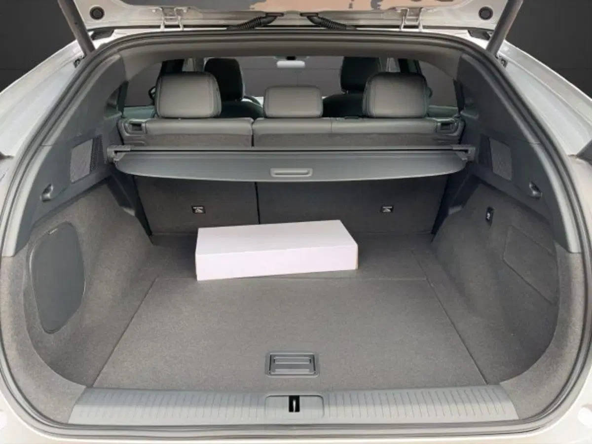 XPeng G6 nuova a Novara (15)