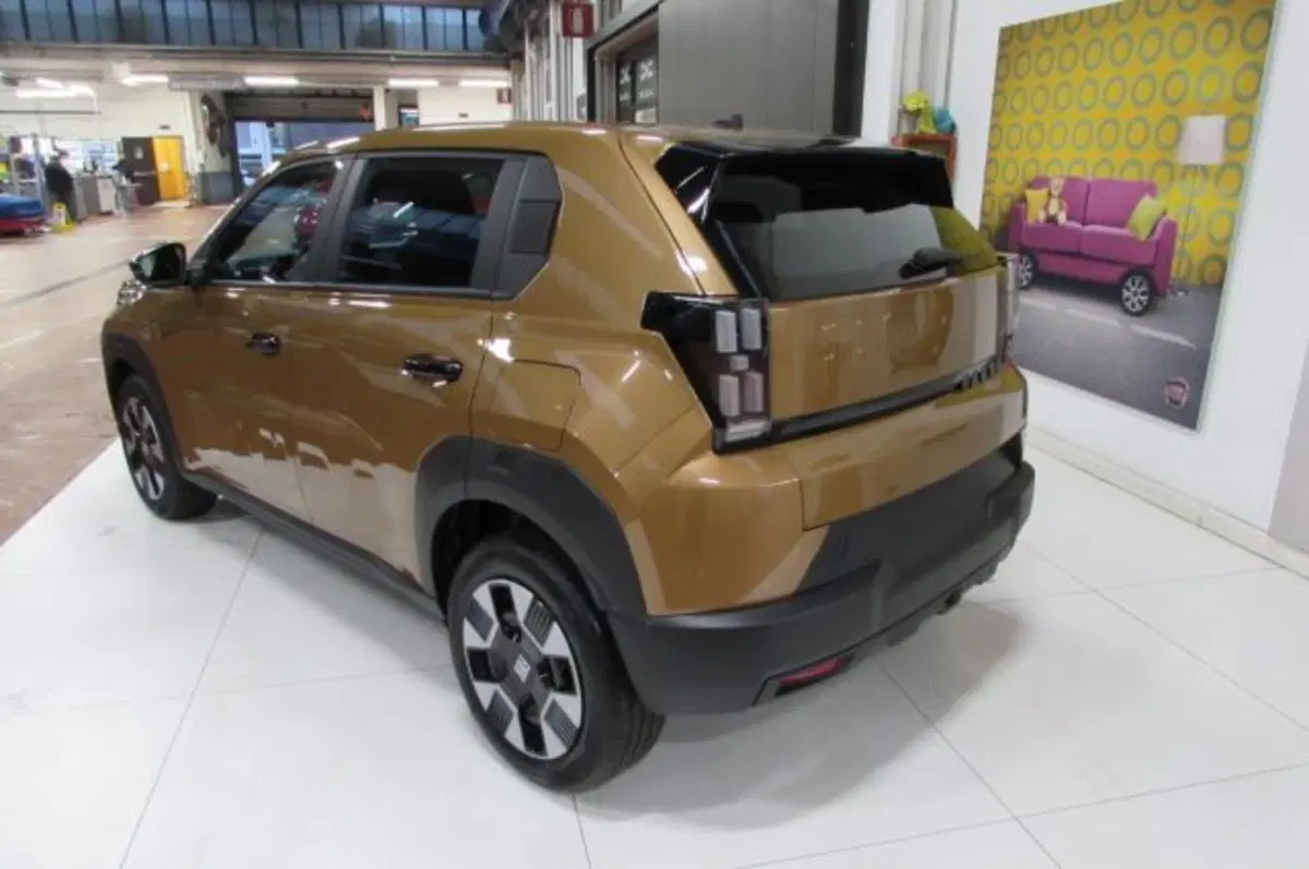 Fiat Grande Panda nuova a Milano (4)