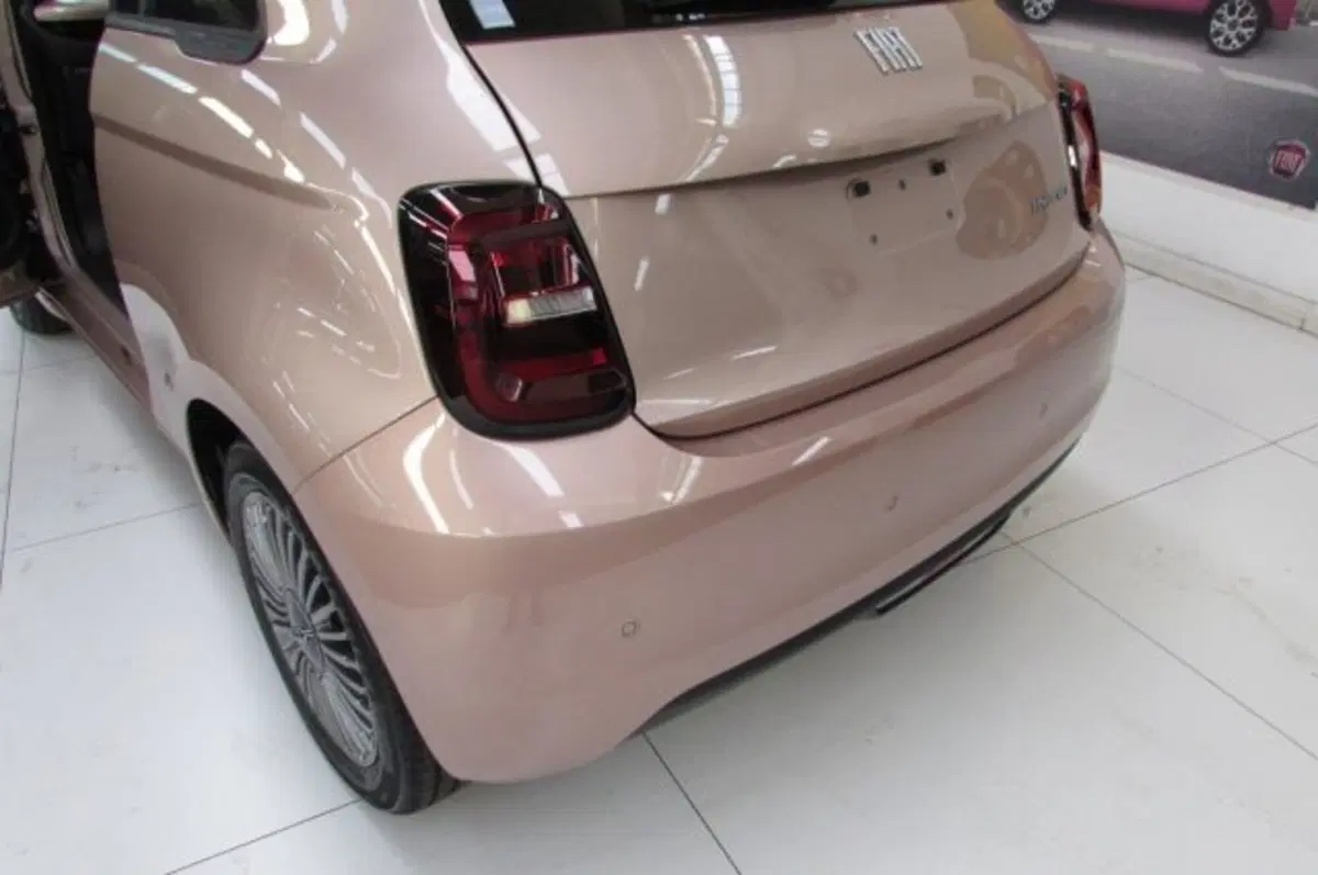 Fiat 500 nuova a Milano (15)