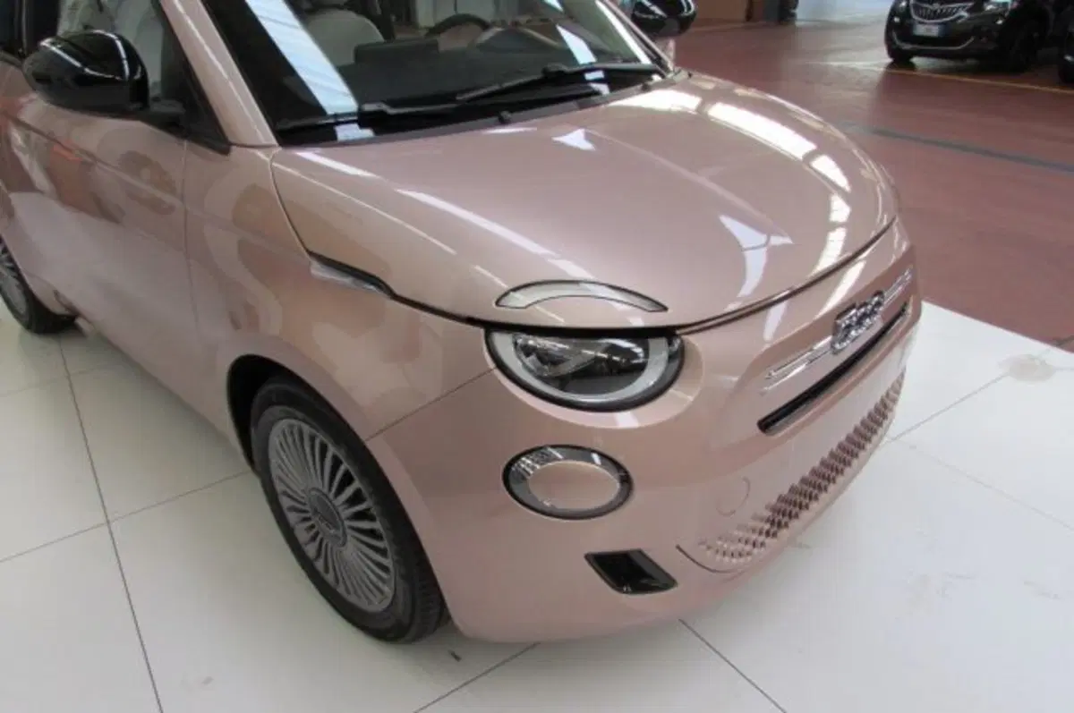 Fiat 500 nuova a Milano (16)
