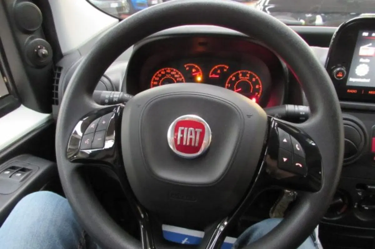 Fiat Fiorino usata a Milano (12)