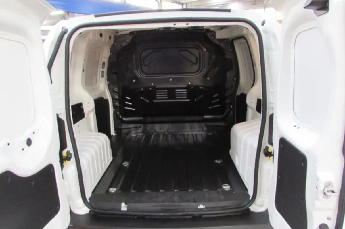 Fiat Fiorino usata a Milano (13)