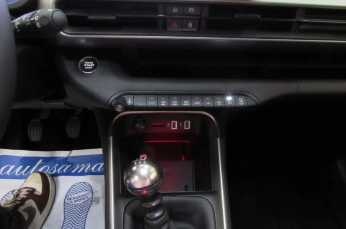 Jeep Avenger usata a Milano (11)