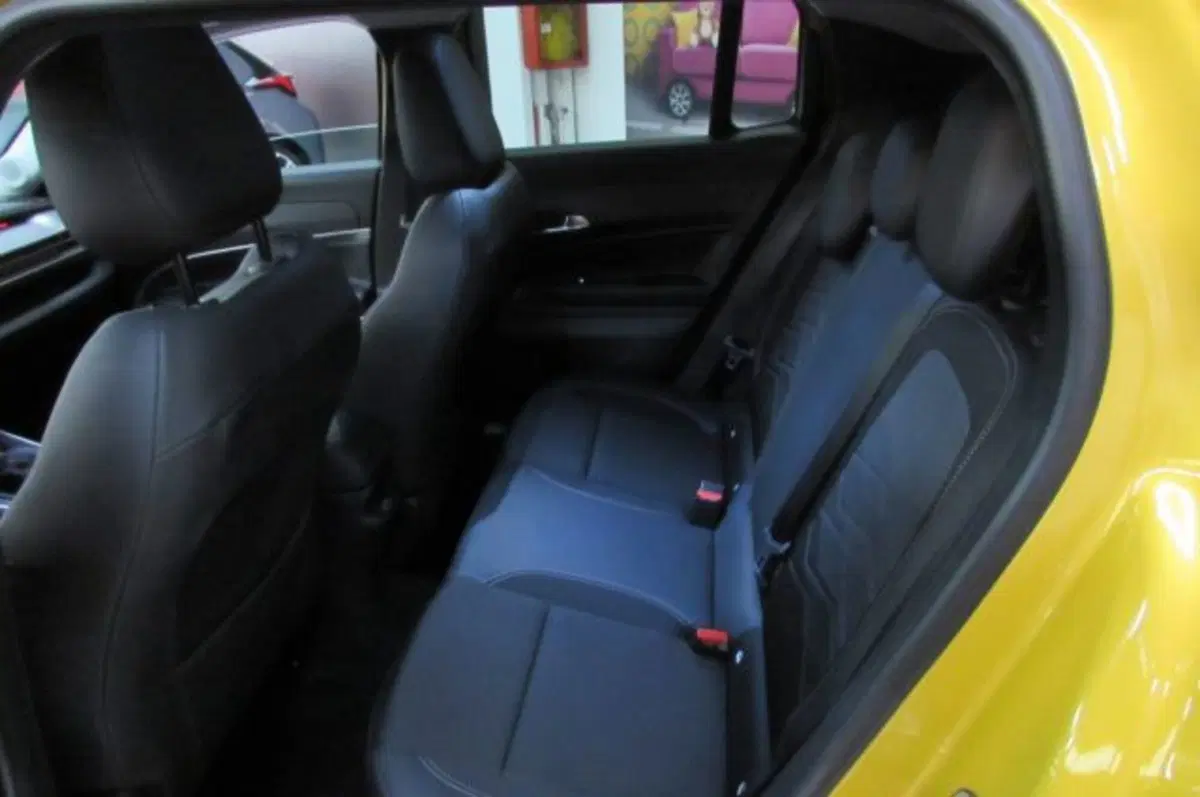 Jeep Avenger usata a Milano (13)