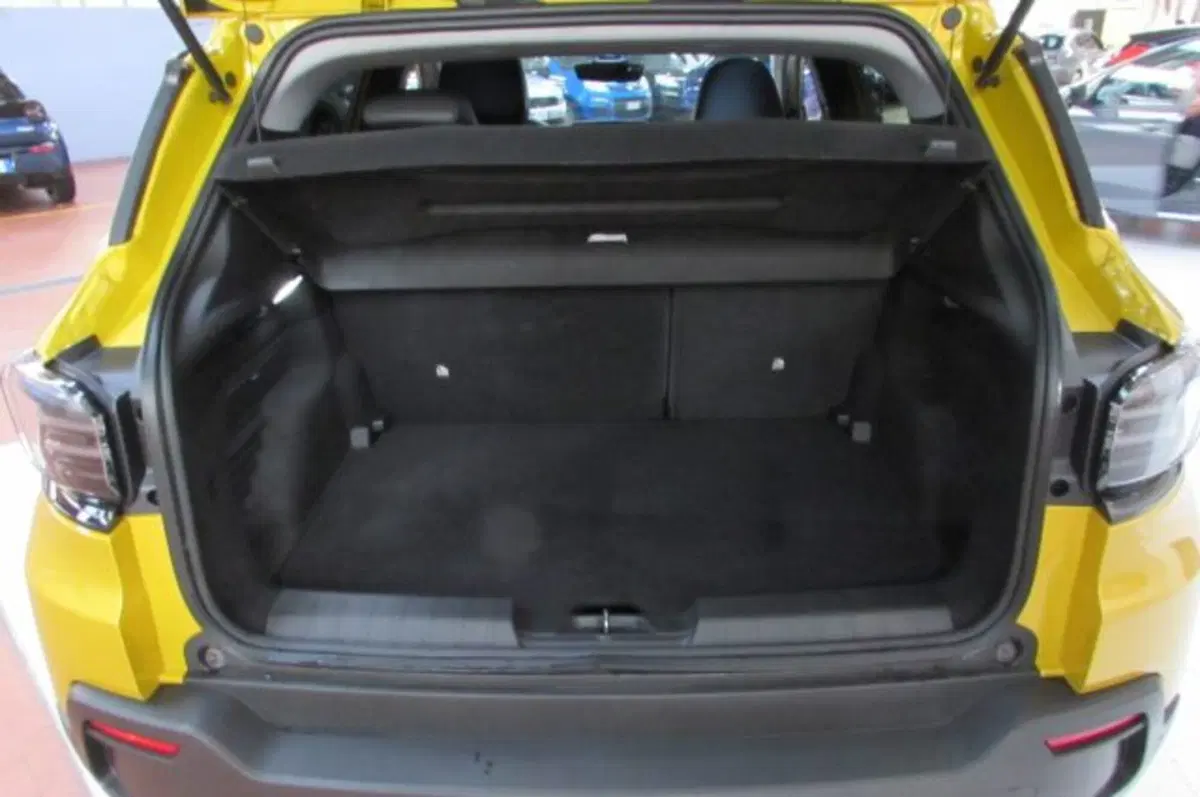 Jeep Avenger usata a Milano (15)