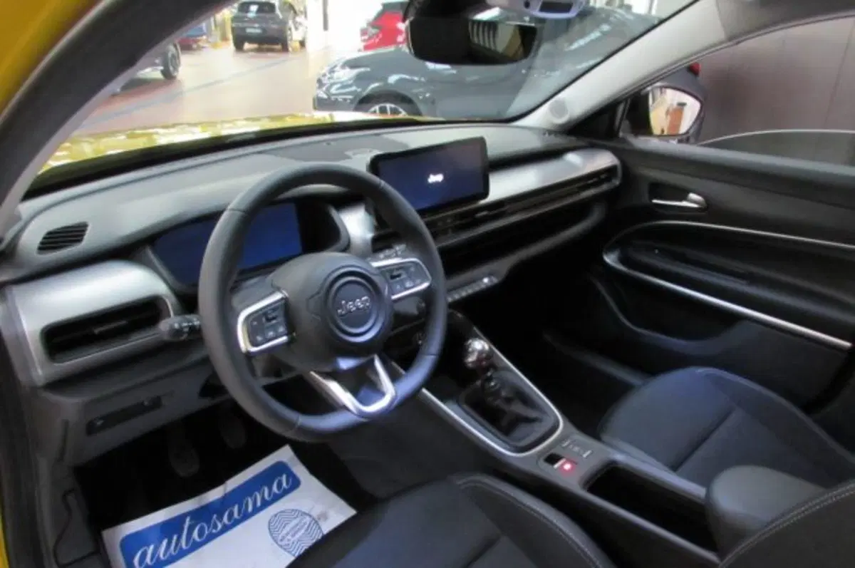 Jeep Avenger usata a Milano (8)