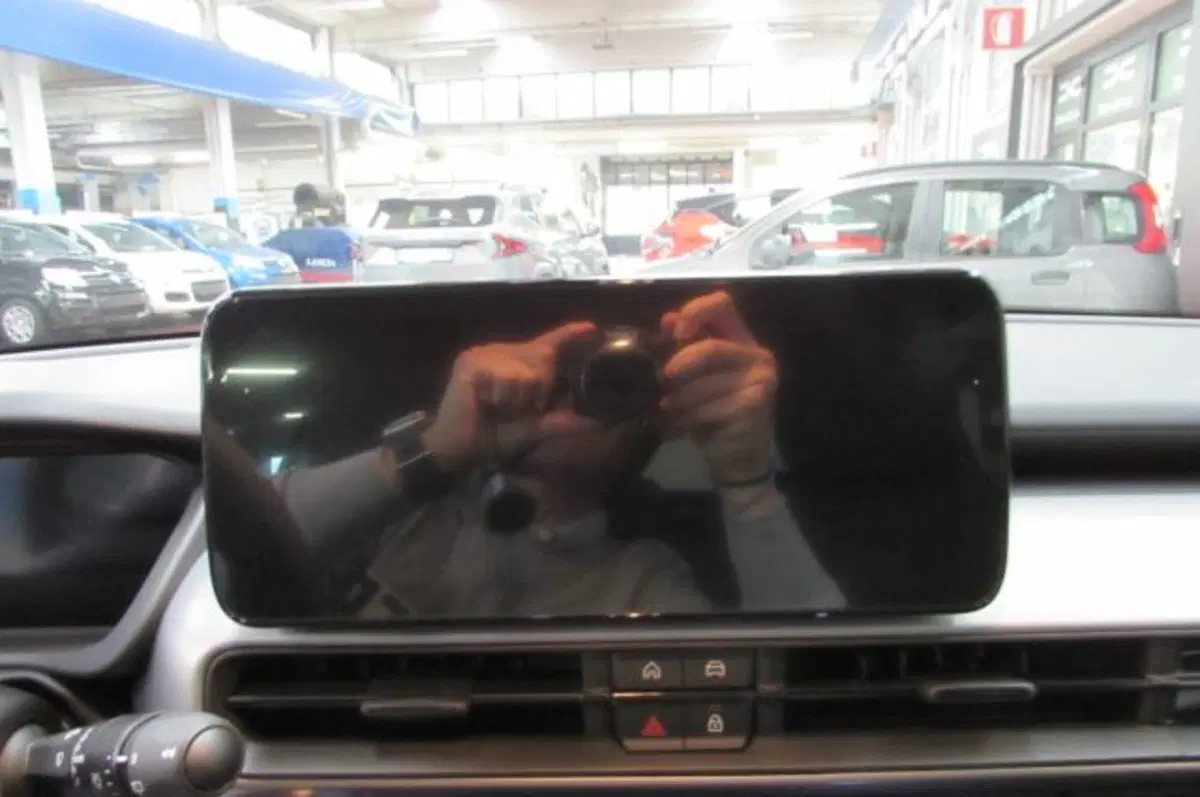 Jeep Avenger nuova a Milano (10)