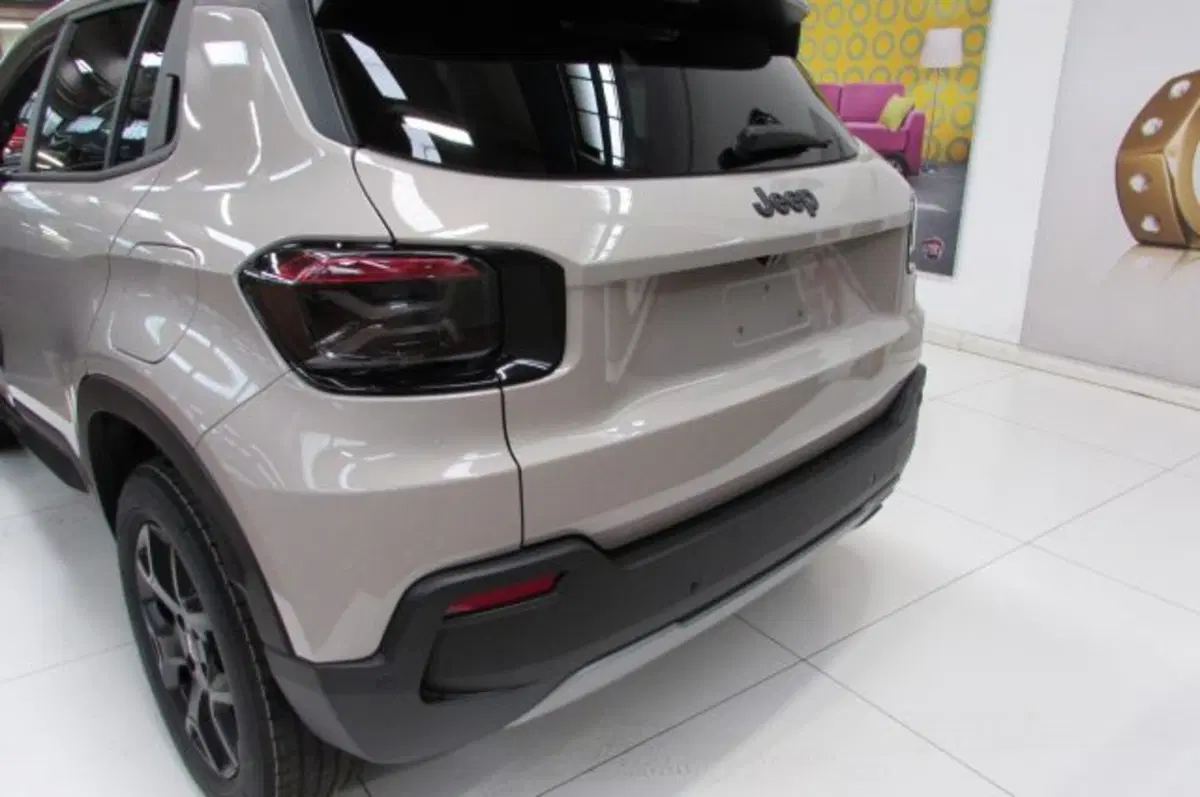 Jeep Avenger nuova a Milano (15)