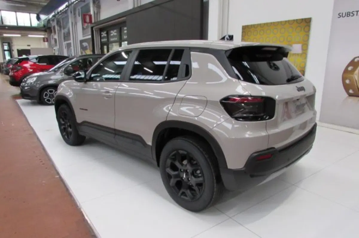 Jeep Avenger nuova a Milano (4)