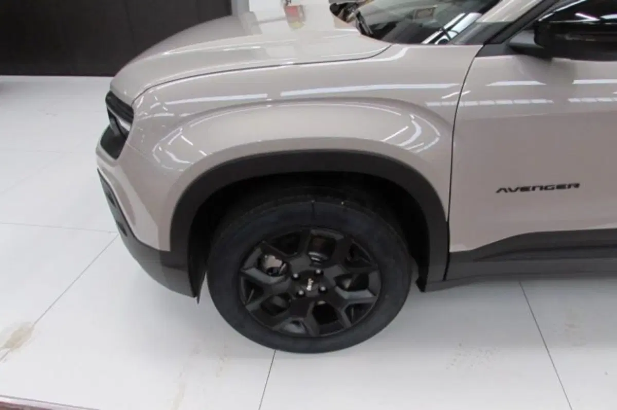 Jeep Avenger nuova a Milano (6)