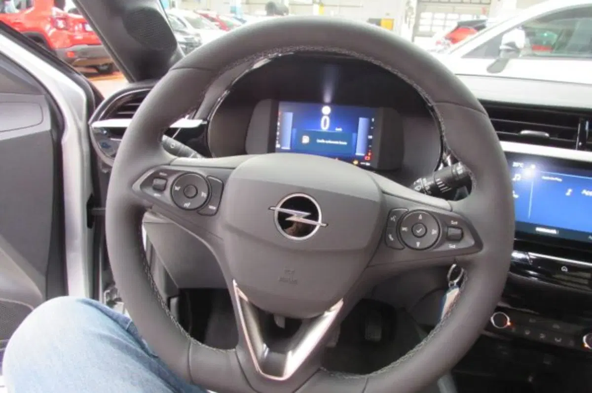 Opel Corsa usata a Milano (13)