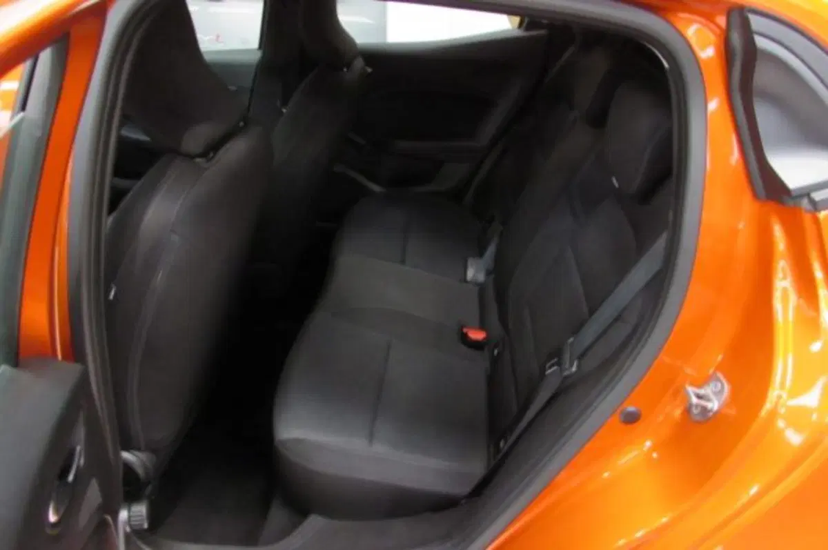 Renault Clio usata a Milano (14)