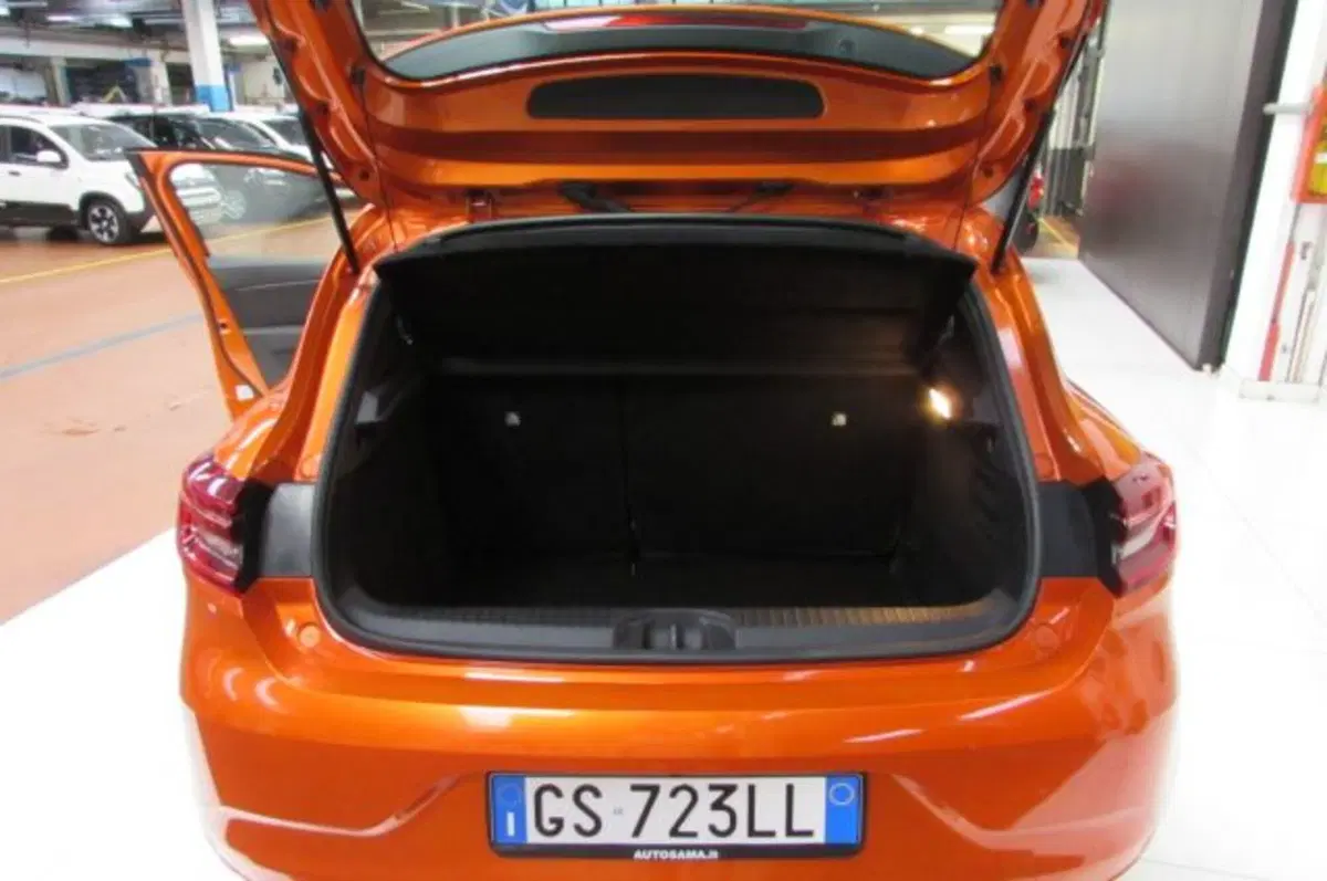 Renault Clio usata a Milano (15)