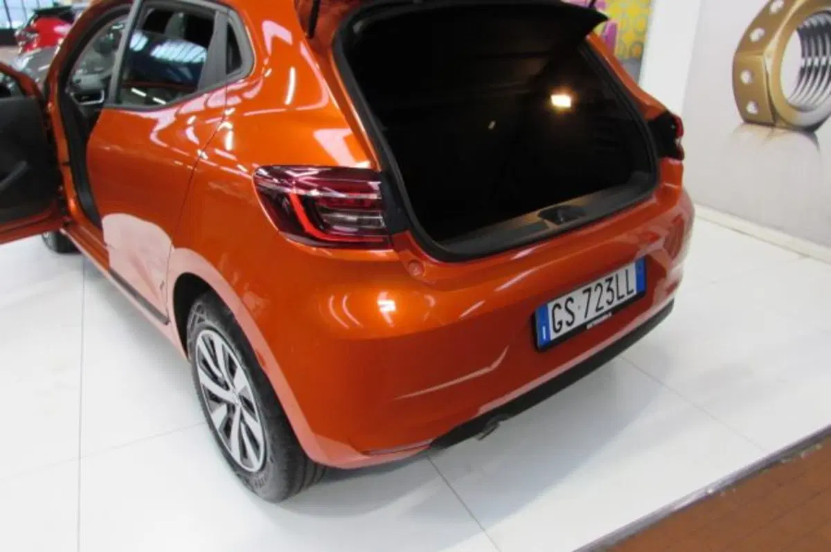 Renault Clio usata a Milano (16)