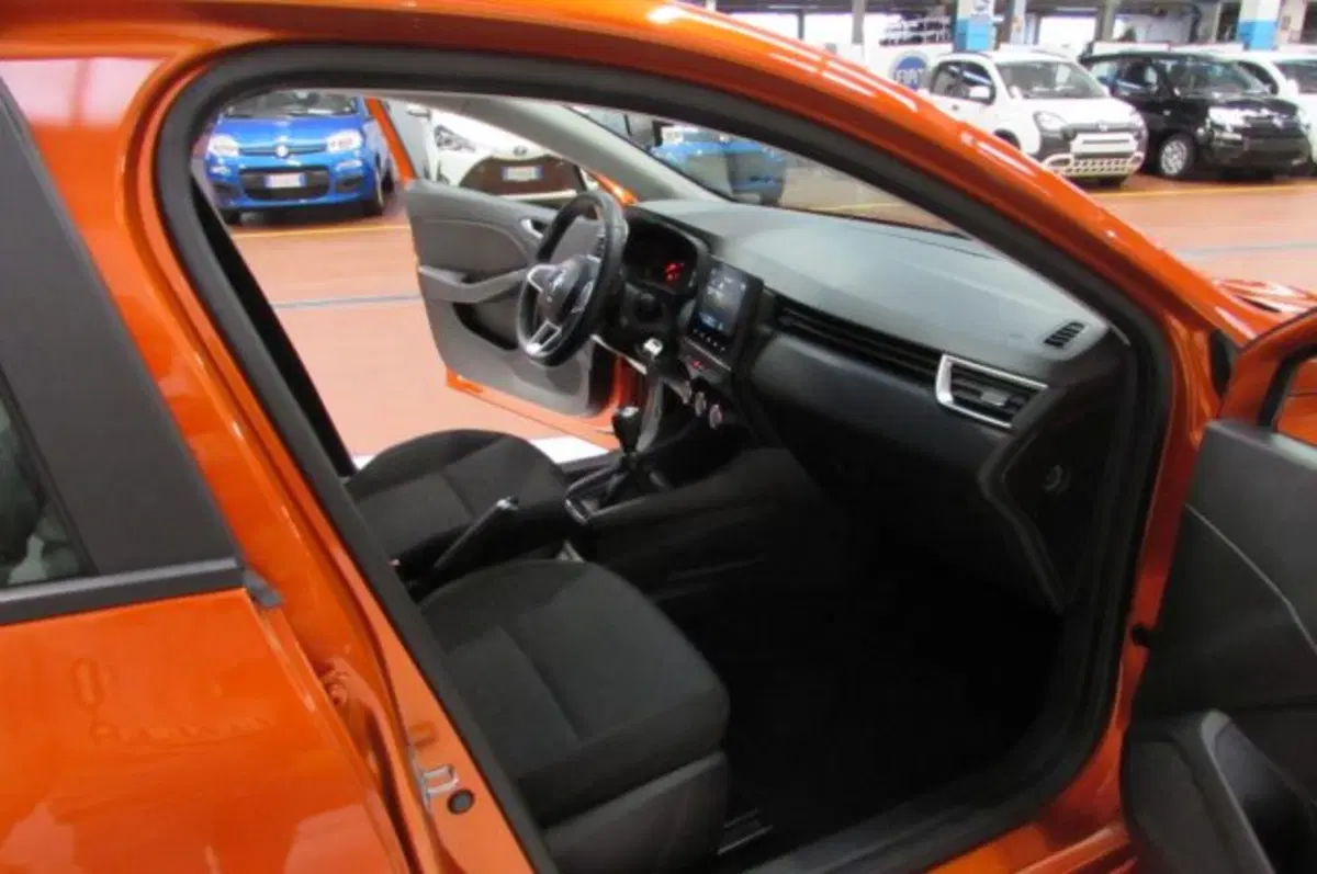 Renault Clio usata a Milano (17)