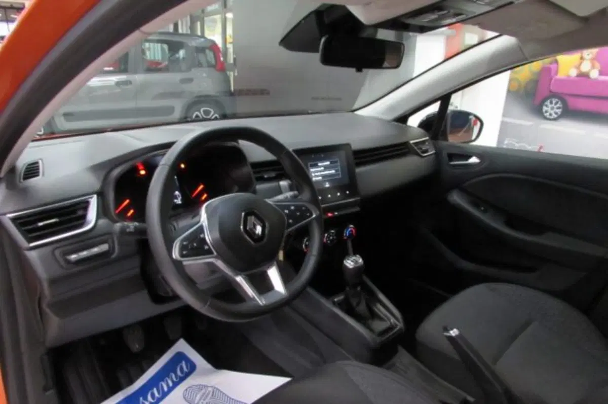 Renault Clio usata a Milano (8)
