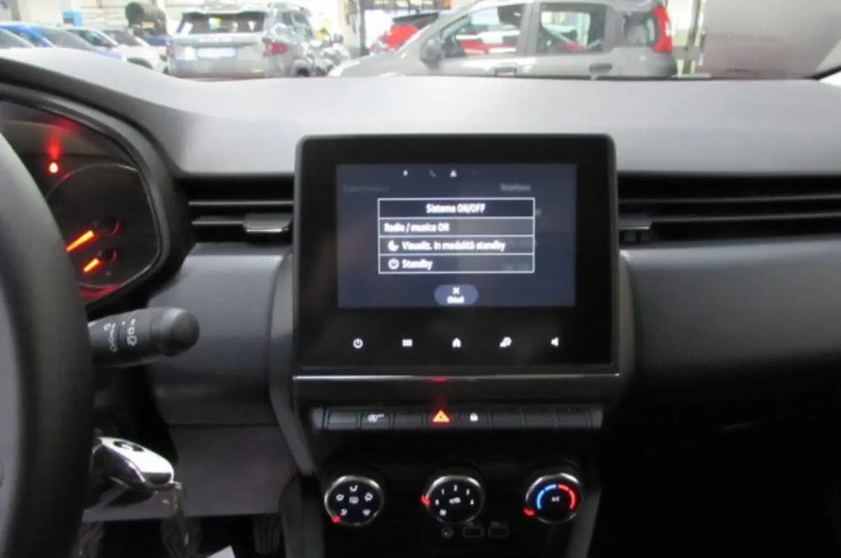 Renault Clio usata a Milano (9)