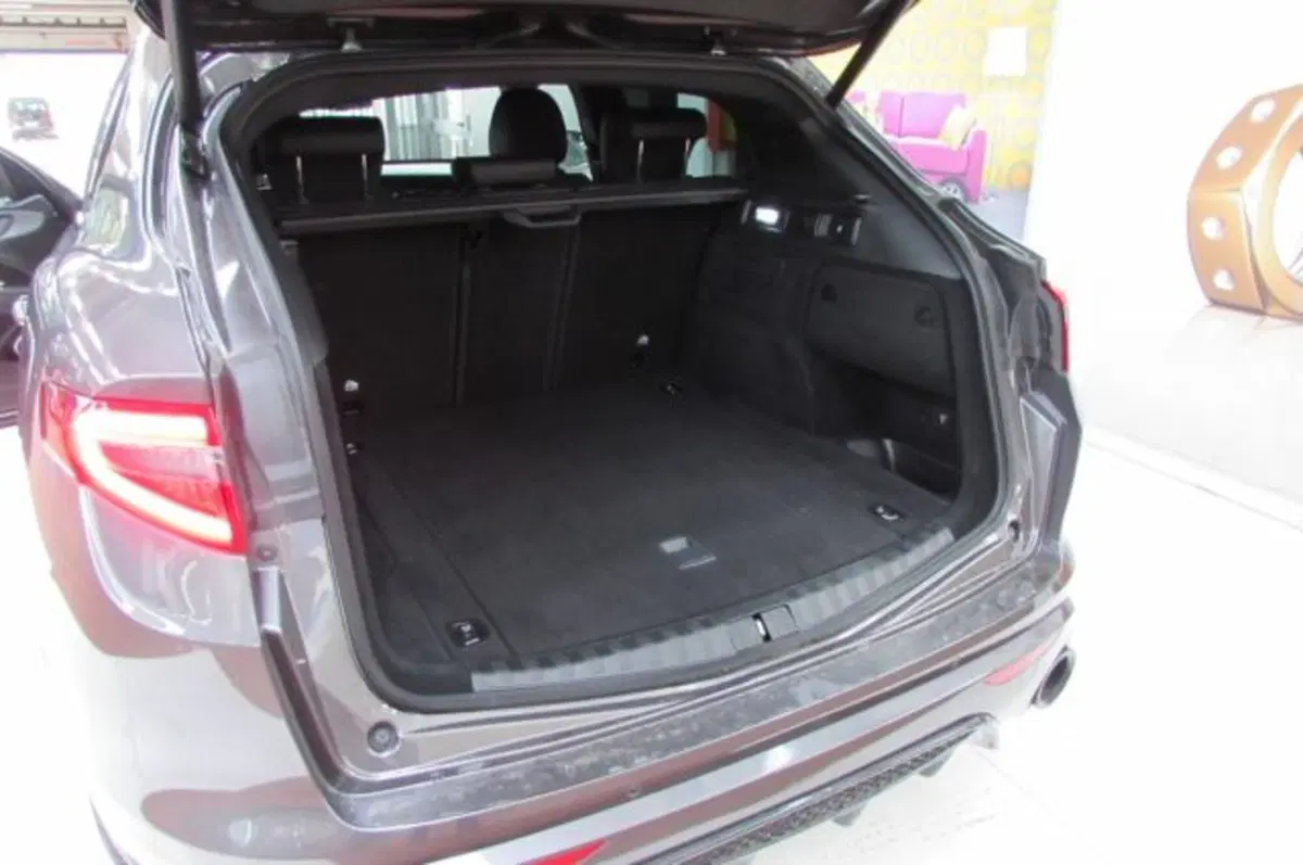 Alfa Romeo Stelvio usata a Milano (15)