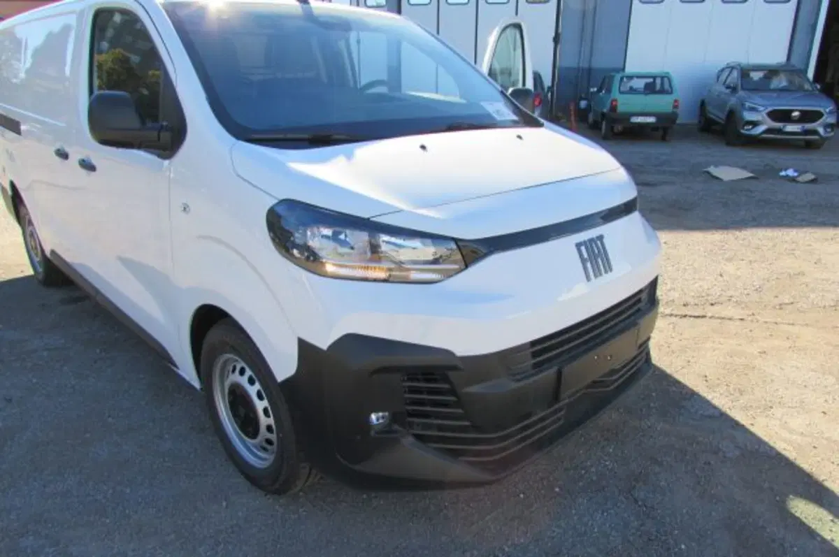Fiat Scudo Furgone nuova a Milano (14)